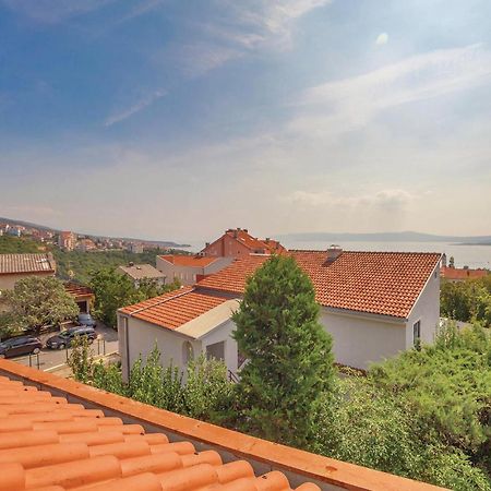 2 Bedroom Amazing Apartment In Crikvenica Exteriör bild