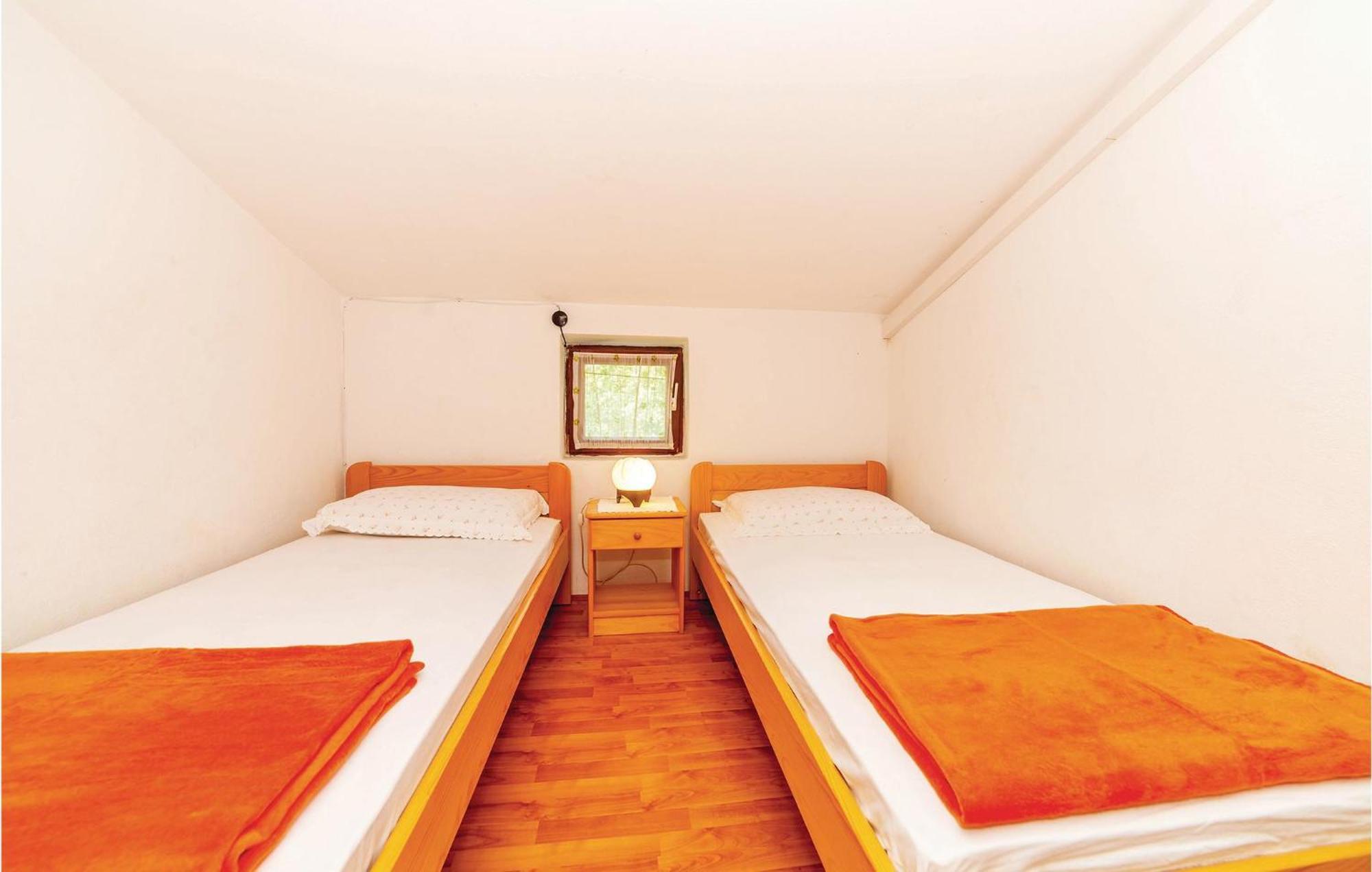 2 Bedroom Amazing Apartment In Crikvenica Exteriör bild