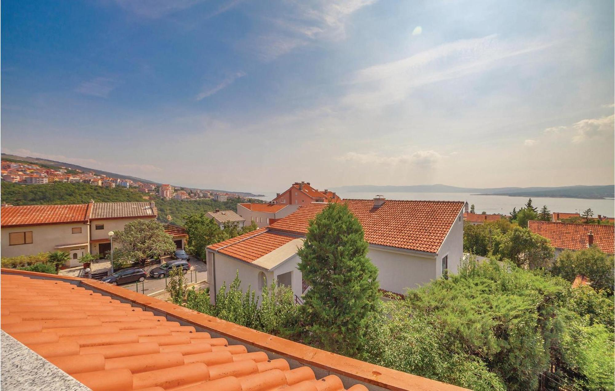 2 Bedroom Amazing Apartment In Crikvenica Exteriör bild