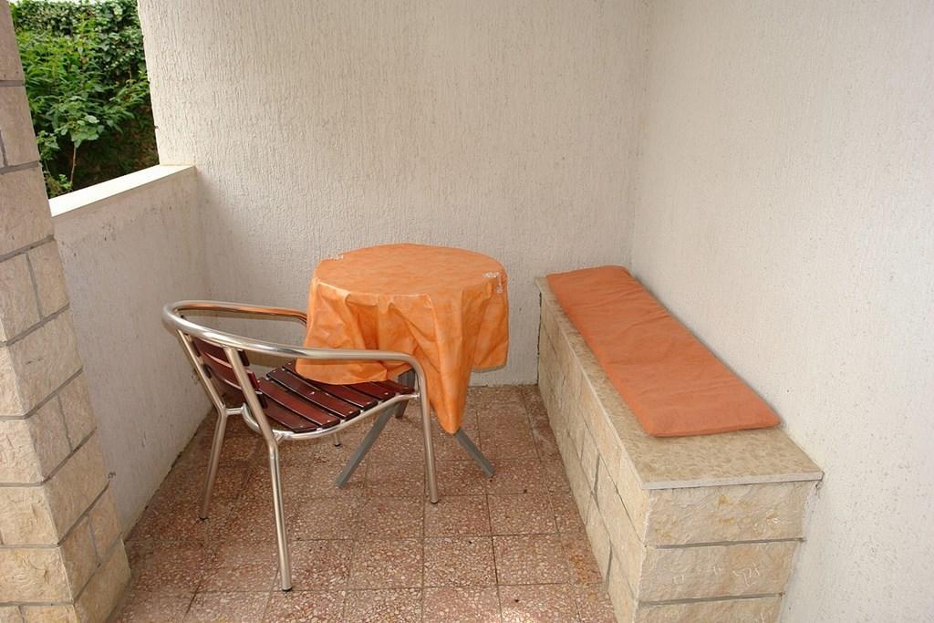 2 Bedroom Amazing Apartment In Crikvenica Rum bild